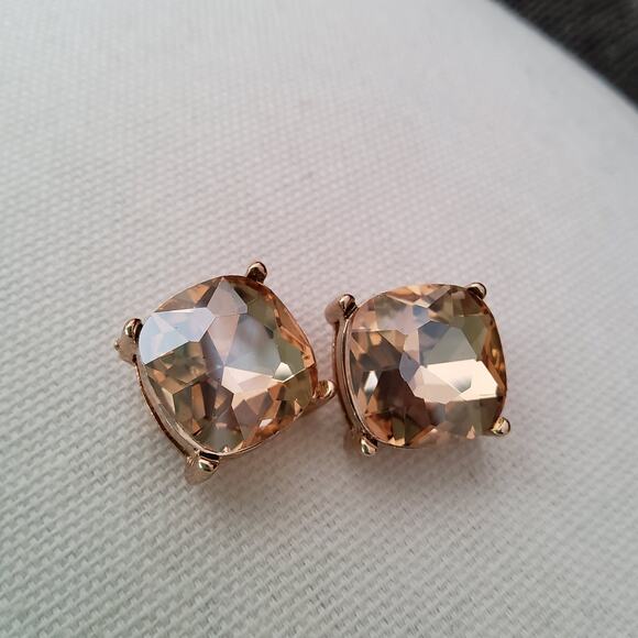 Glamorous Fashion Glass Cut Stud Post Earrings in Gold Champagne - Picture 6 of 9